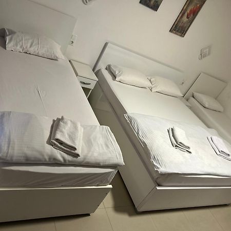 투즐라 Pansion Kipovi B&B 외부 사진