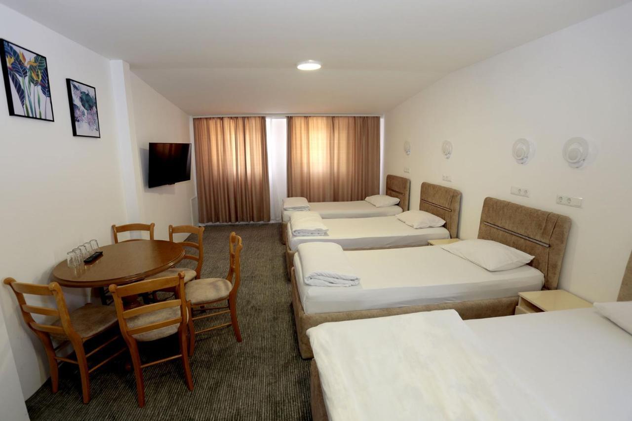 투즐라 Pansion Kipovi B&B 외부 사진