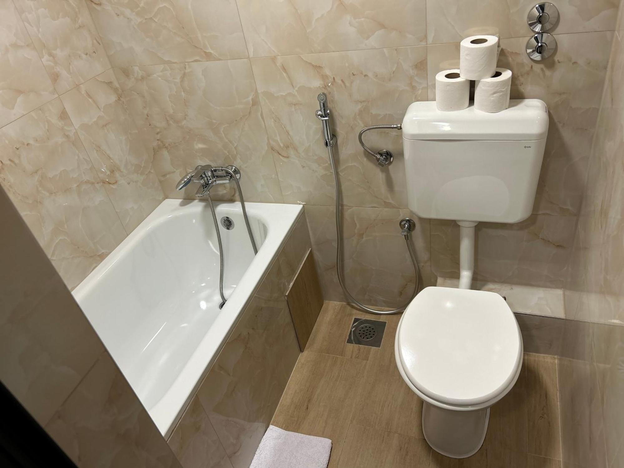 투즐라 Pansion Kipovi B&B 외부 사진