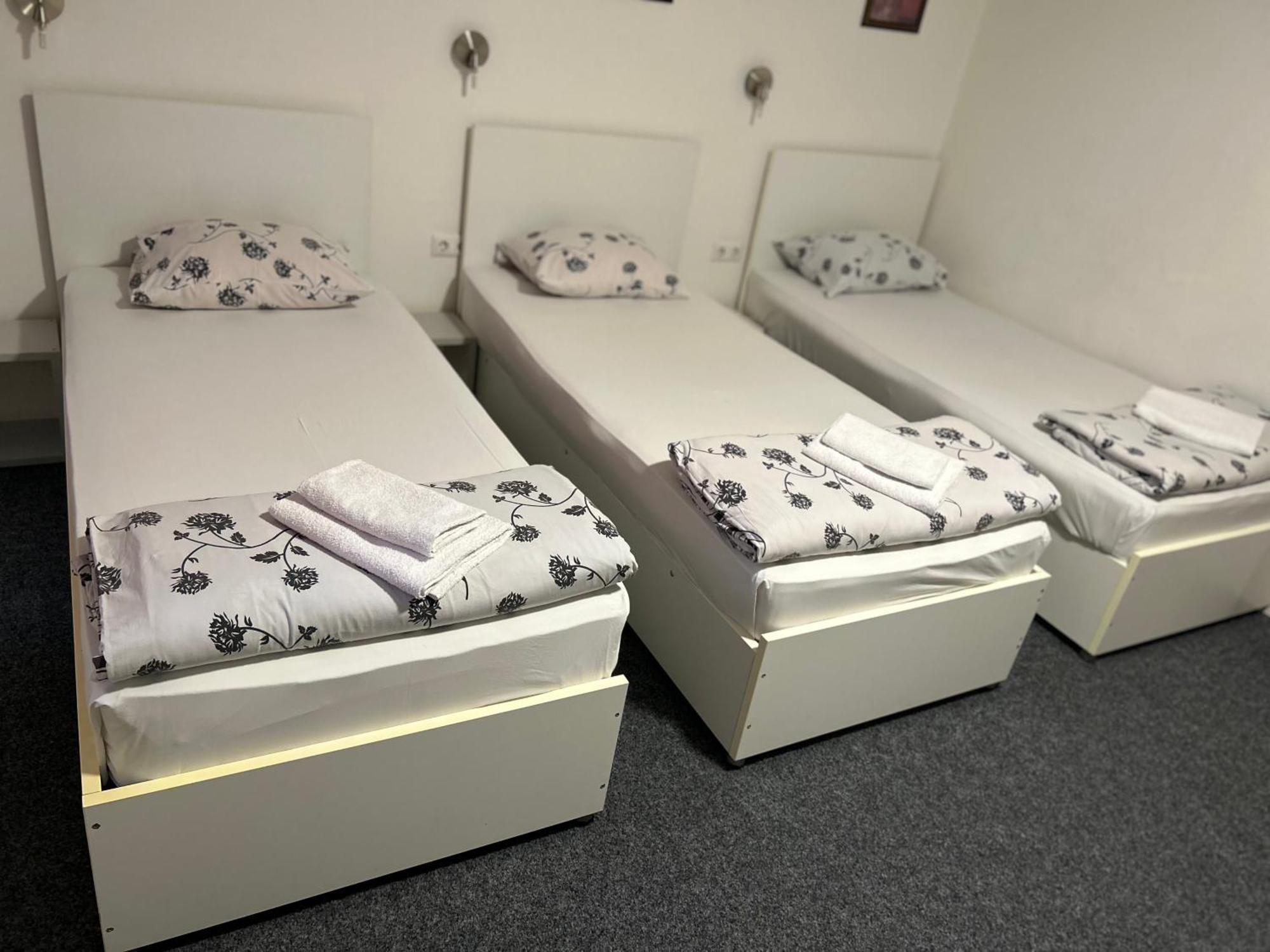 투즐라 Pansion Kipovi B&B 외부 사진