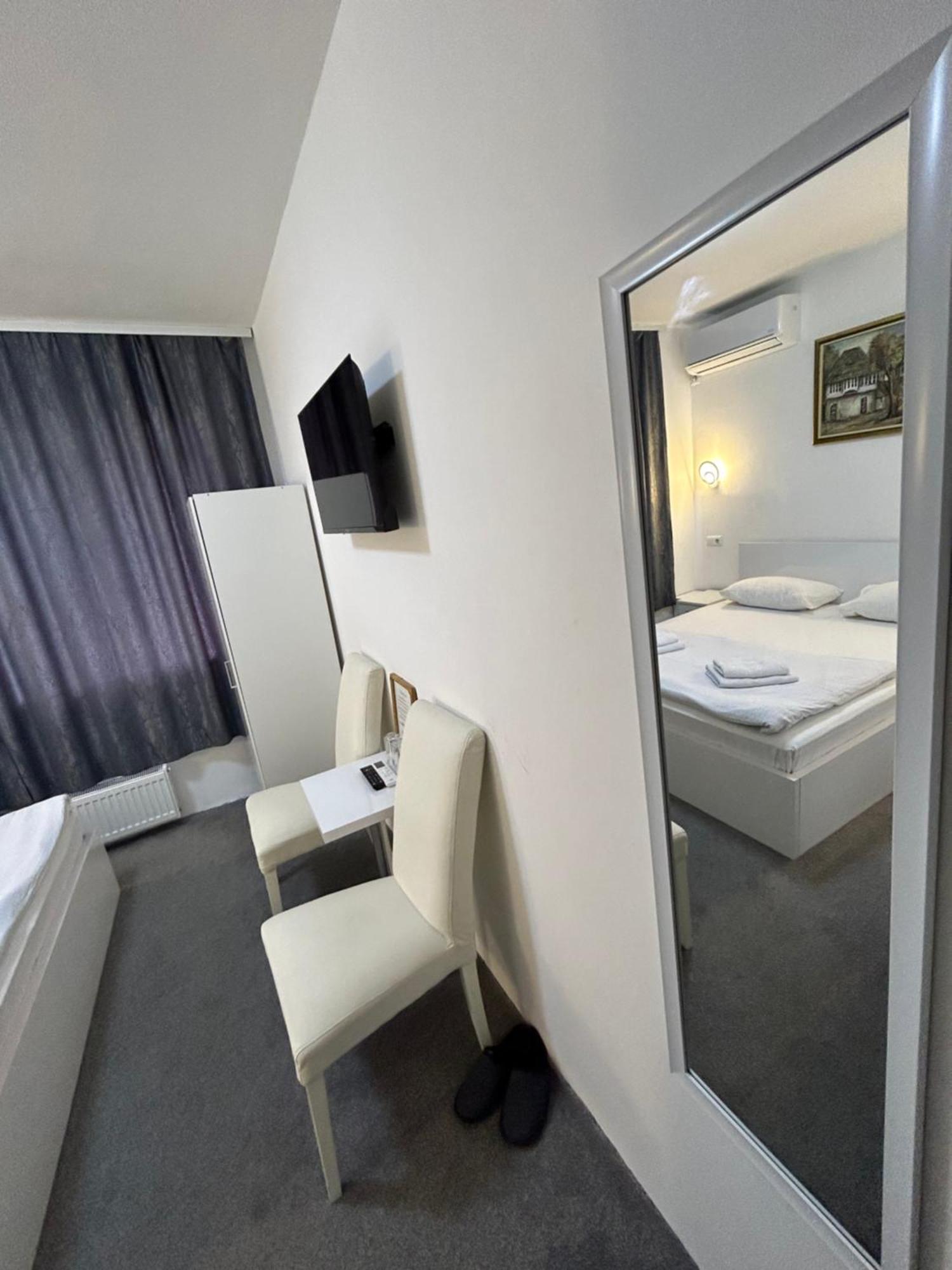 투즐라 Pansion Kipovi B&B 외부 사진