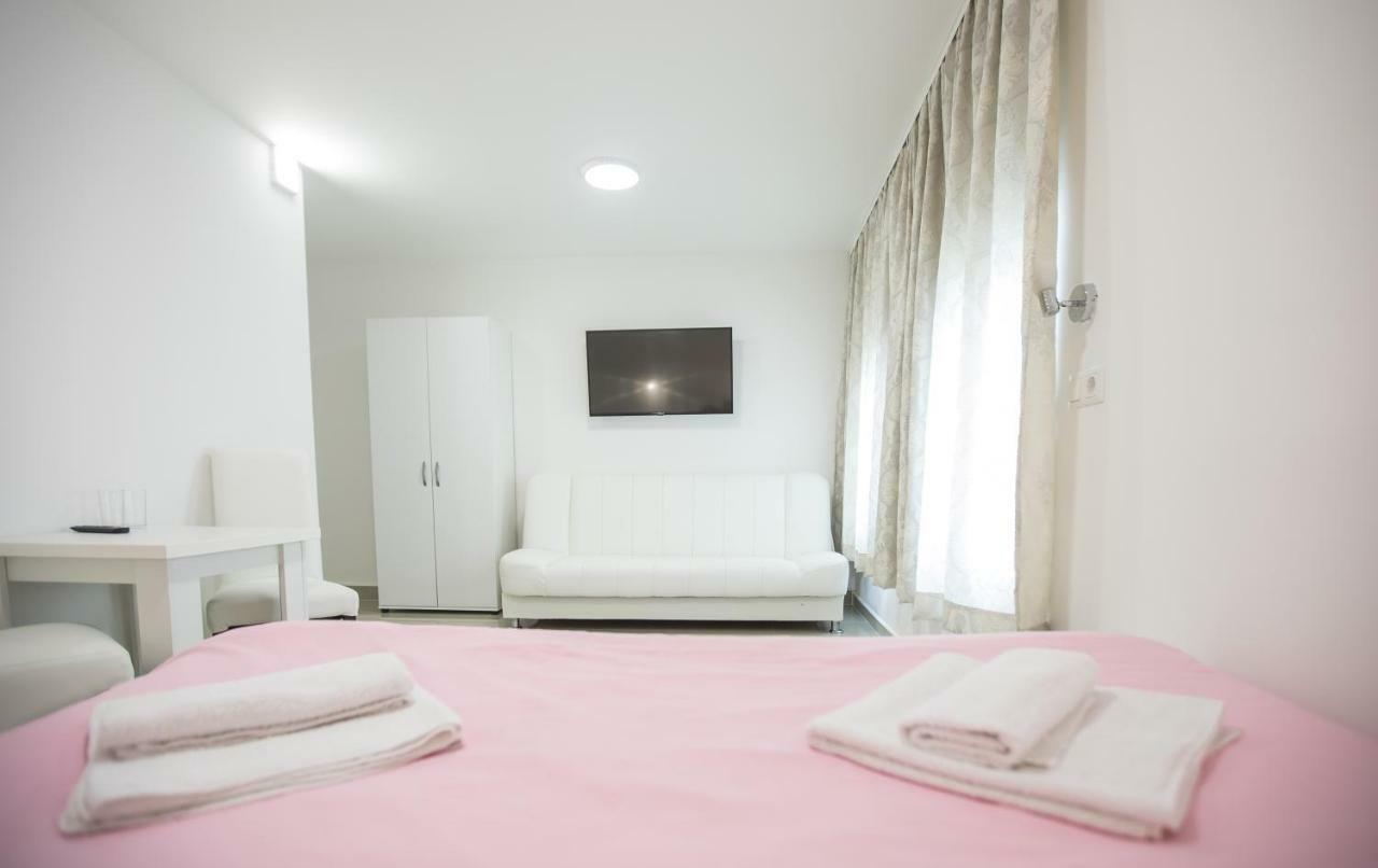 투즐라 Pansion Kipovi B&B 외부 사진