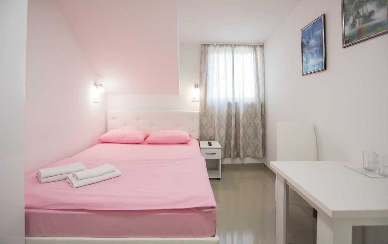 투즐라 Pansion Kipovi B&B 외부 사진