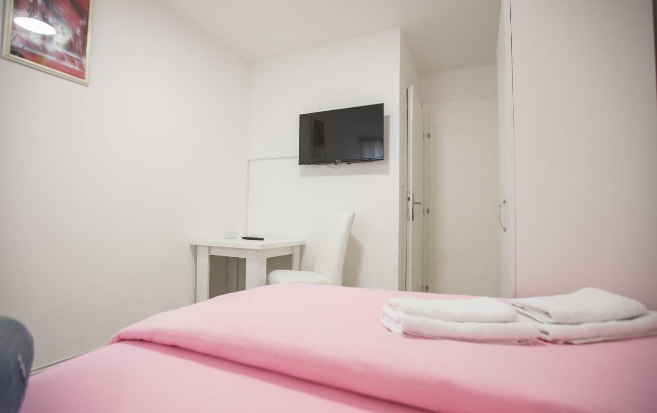투즐라 Pansion Kipovi B&B 외부 사진